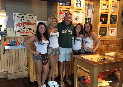 Hooters Restaurant - I Love my Job